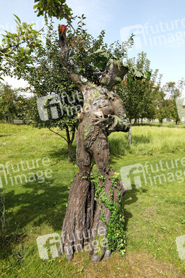GEEK ART: Baumwesen / Tree-Being Bodypainting