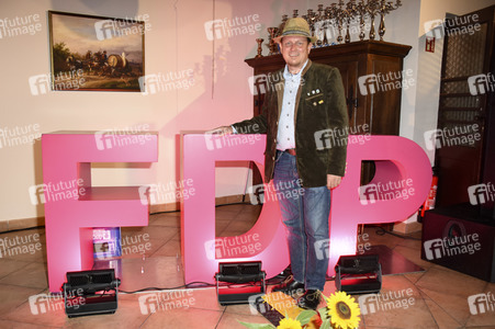 Liberaler Bieranstich der FDP in Grasbrunn