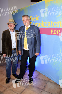 Liberaler Bieranstich der FDP in Grasbrunn