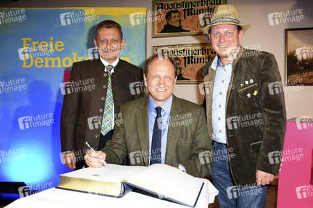 Liberaler Bieranstich der FDP in Grasbrunn