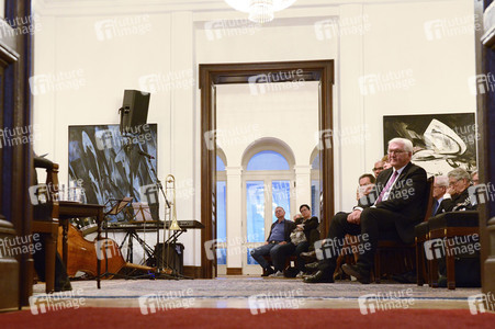 Gesprächsrunde in der Villa Hammerschmidt in Bonn