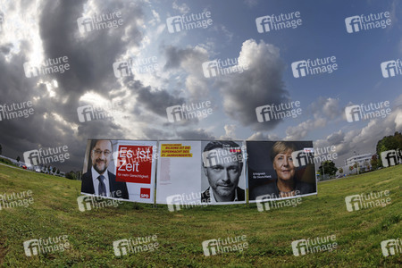 Bundestagswahlkampf-Plakate in Krefeld