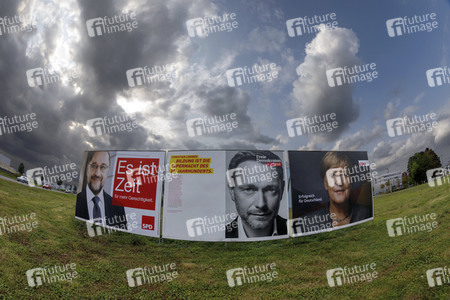 Bundestagswahlkampf-Plakate in Krefeld