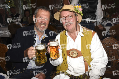 Hofbräu Festzelt Krugvorstellung 2017 in München