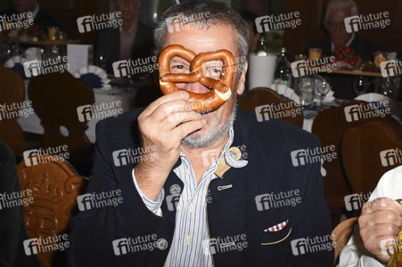Hofbräu Festzelt Krugvorstellung 2017 in München