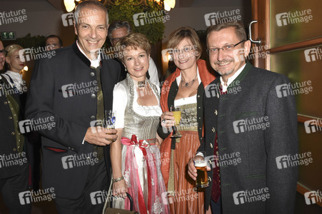 Hofbräu Festzelt Krugvorstellung 2017 in München