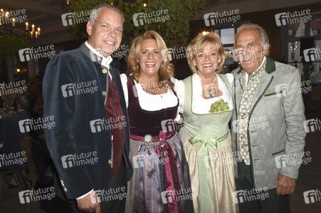 Hofbräu Festzelt Krugvorstellung 2017 in München