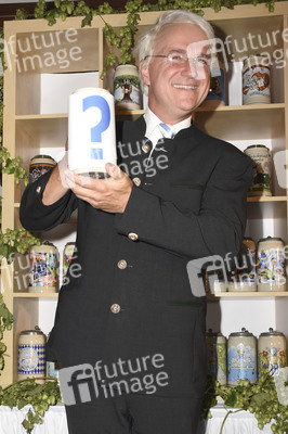Hofbräu Festzelt Krugvorstellung 2017 in München
