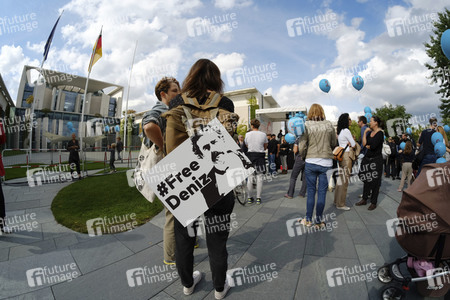 Demonstration für die Freilassung von Deniz Yücel in Berlin