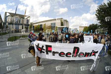 Demonstration für die Freilassung von Deniz Yücel in Berlin