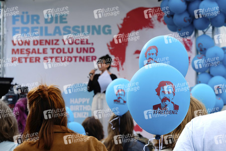 Demonstration für die Freilassung von Deniz Yücel in Berlin