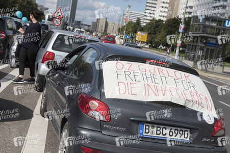 Demonstration für die Freilassung von Deniz Yücel in Berlin