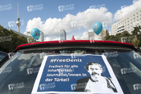 Demonstration für die Freilassung von Deniz Yücel in Berlin