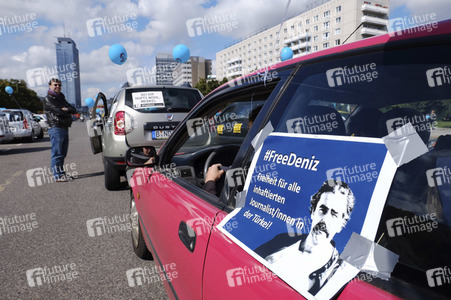 Demonstration für die Freilassung von Deniz Yücel in Berlin