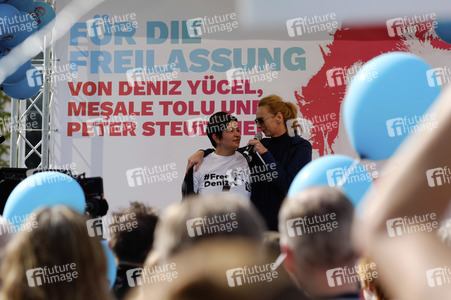 Demonstration für die Freilassung von Deniz Yücel in Berlin
