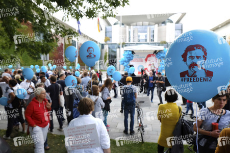 Demonstration für die Freilassung von Deniz Yücel in Berlin