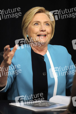 Buchsignierstunde mit Hillary Clinton in New York