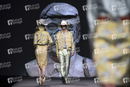 Ana Locking Fashion Show auf der Mercedes-Benz Fashion Week Madrid SS 2018