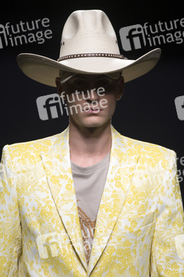 Ana Locking Fashion Show auf der Mercedes-Benz Fashion Week Madrid SS 2018