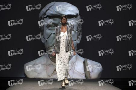 Ana Locking Fashion Show auf der Mercedes-Benz Fashion Week Madrid SS 2018