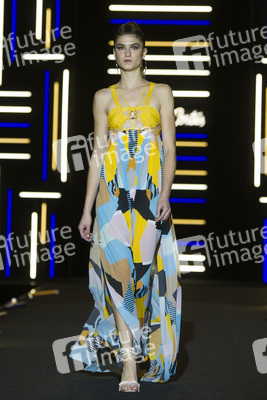 Dolores Cortes Fashion Show auf der Mercedes-Benz Fashion Week Madrid SS 2018