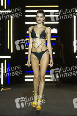 Dolores Cortes Fashion Show auf der Mercedes-Benz Fashion Week Madrid SS 2018