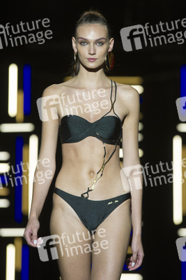 Dolores Cortes Fashion Show auf der Mercedes-Benz Fashion Week Madrid SS 2018