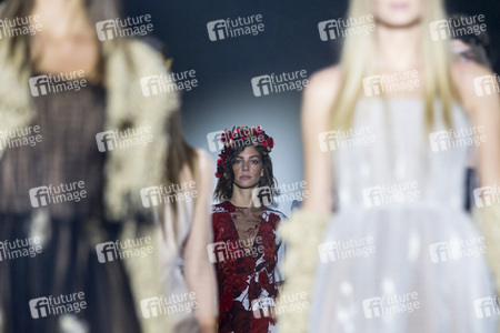Malne Fashion Show auf der Mercedes-Benz Fashion Week Madrid SS 2018