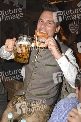 Oktoberfest 2017 Eröffnungsabend in der Käfer Wiesn-Schänke in München