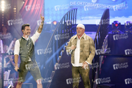 TV-Show 'Dirndl! Fertig! Los! Die Oktoberfestshow 2017' in München