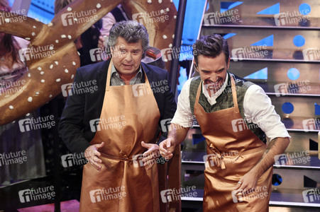 TV-Show 'Dirndl! Fertig! Los! Die Oktoberfestshow 2017' in München