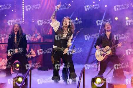 TV-Show 'Dirndl! Fertig! Los! Die Oktoberfestshow 2017' in München