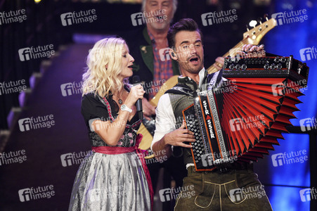 TV-Show 'Dirndl! Fertig! Los! Die Oktoberfestshow 2017' in München