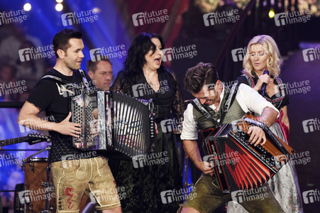 TV-Show 'Dirndl! Fertig! Los! Die Oktoberfestshow 2017' in München
