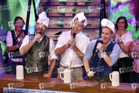 TV-Show 'Dirndl! Fertig! Los! Die Oktoberfestshow 2017' in München