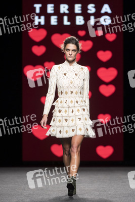 Teresa Helbig Fashion Show auf der Mercedes-Benz Fashion Week Madrid SS 2018