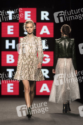 Teresa Helbig Fashion Show auf der Mercedes-Benz Fashion Week Madrid SS 2018