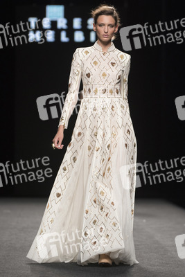 Teresa Helbig Fashion Show auf der Mercedes-Benz Fashion Week Madrid SS 2018
