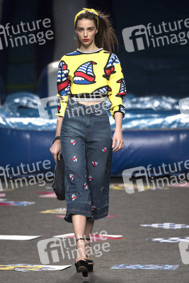 Maya Hansen Fashion Show auf der Mercedes-Benz Fashion Week Madrid SS 2018
