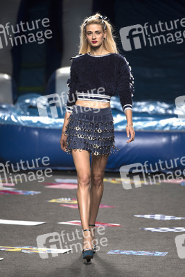 Maya Hansen Fashion Show auf der Mercedes-Benz Fashion Week Madrid SS 2018