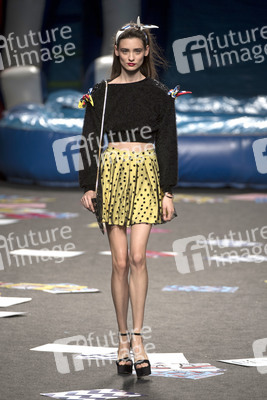 Maya Hansen Fashion Show auf der Mercedes-Benz Fashion Week Madrid SS 2018
