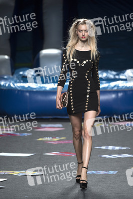 Maya Hansen Fashion Show auf der Mercedes-Benz Fashion Week Madrid SS 2018