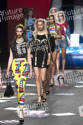 Maya Hansen Fashion Show auf der Mercedes-Benz Fashion Week Madrid SS 2018