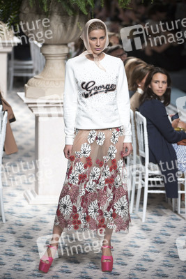 Jorge Vazquez Fashion Show auf der Mercedes-Benz Fashion Week Madrid SS 2018