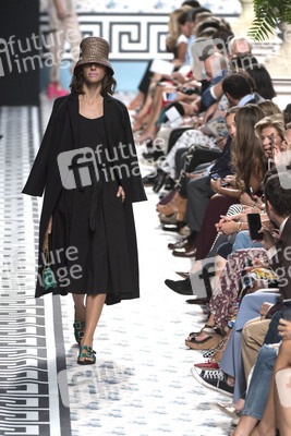Jorge Vazquez Fashion Show auf der Mercedes-Benz Fashion Week Madrid SS 2018