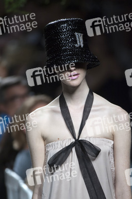 Jorge Vazquez Fashion Show auf der Mercedes-Benz Fashion Week Madrid SS 2018