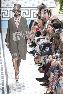Jorge Vazquez Fashion Show auf der Mercedes-Benz Fashion Week Madrid SS 2018