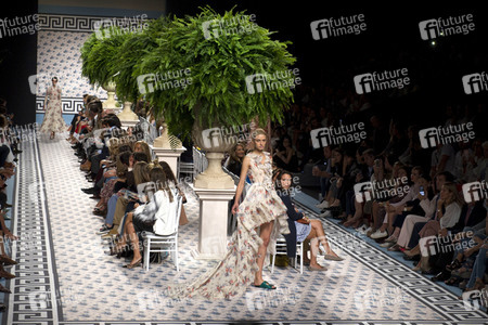 Jorge Vazquez Fashion Show auf der Mercedes-Benz Fashion Week Madrid SS 2018