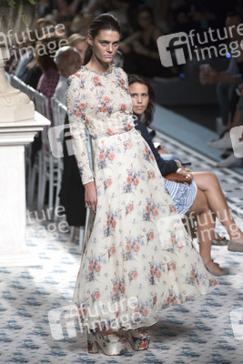 Jorge Vazquez Fashion Show auf der Mercedes-Benz Fashion Week Madrid SS 2018