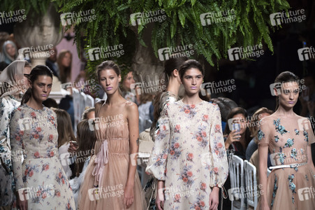 Jorge Vazquez Fashion Show auf der Mercedes-Benz Fashion Week Madrid SS 2018